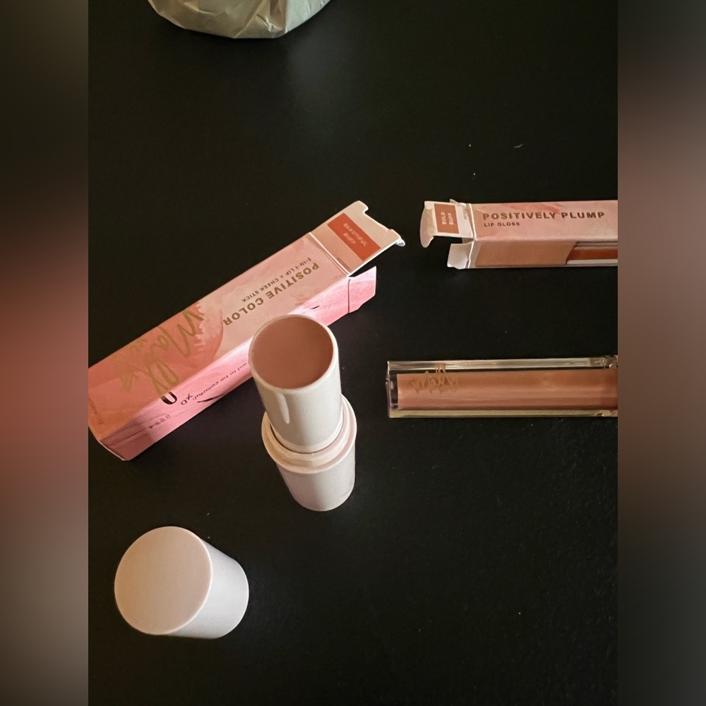 Mally NIB LIP GLOSS AND LIP-CHEEK STAIN